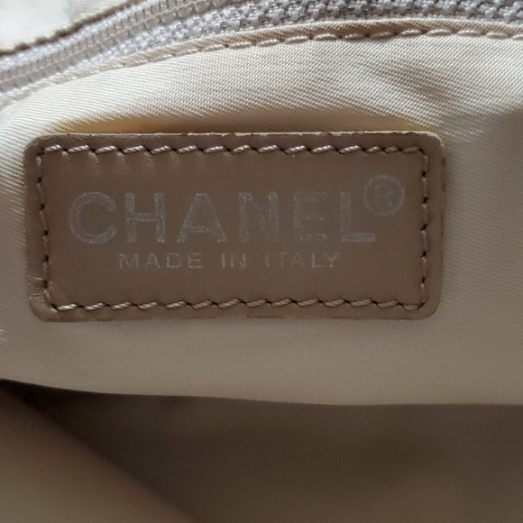 Chanel nylon tote bag - Picture 4 of 14